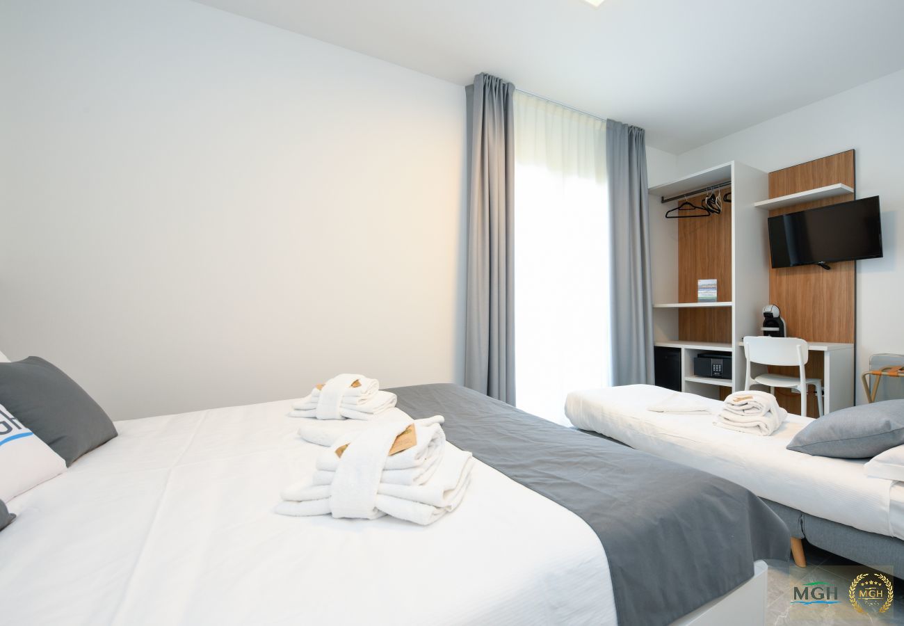 Aparthotel in Peschiera del Garda - Ranalli Palace - Double Room 1