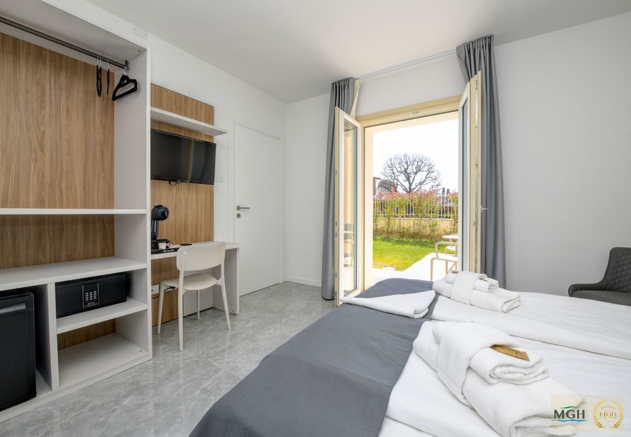 Aparthotel in Peschiera del Garda - Ranalli Palace - Double Room 12