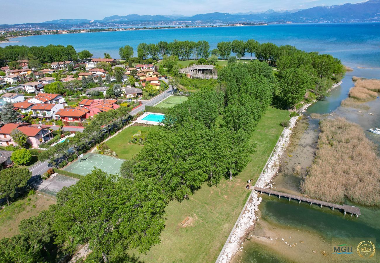 Apartment in Sirmione - MGH Family Stay - Acquarius Resort Lake Front